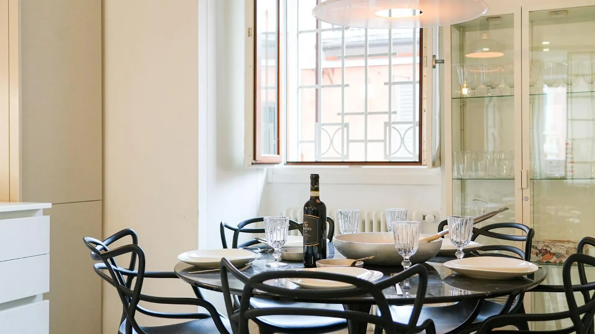 Porta Garibaldi Luxe Apartment Milan