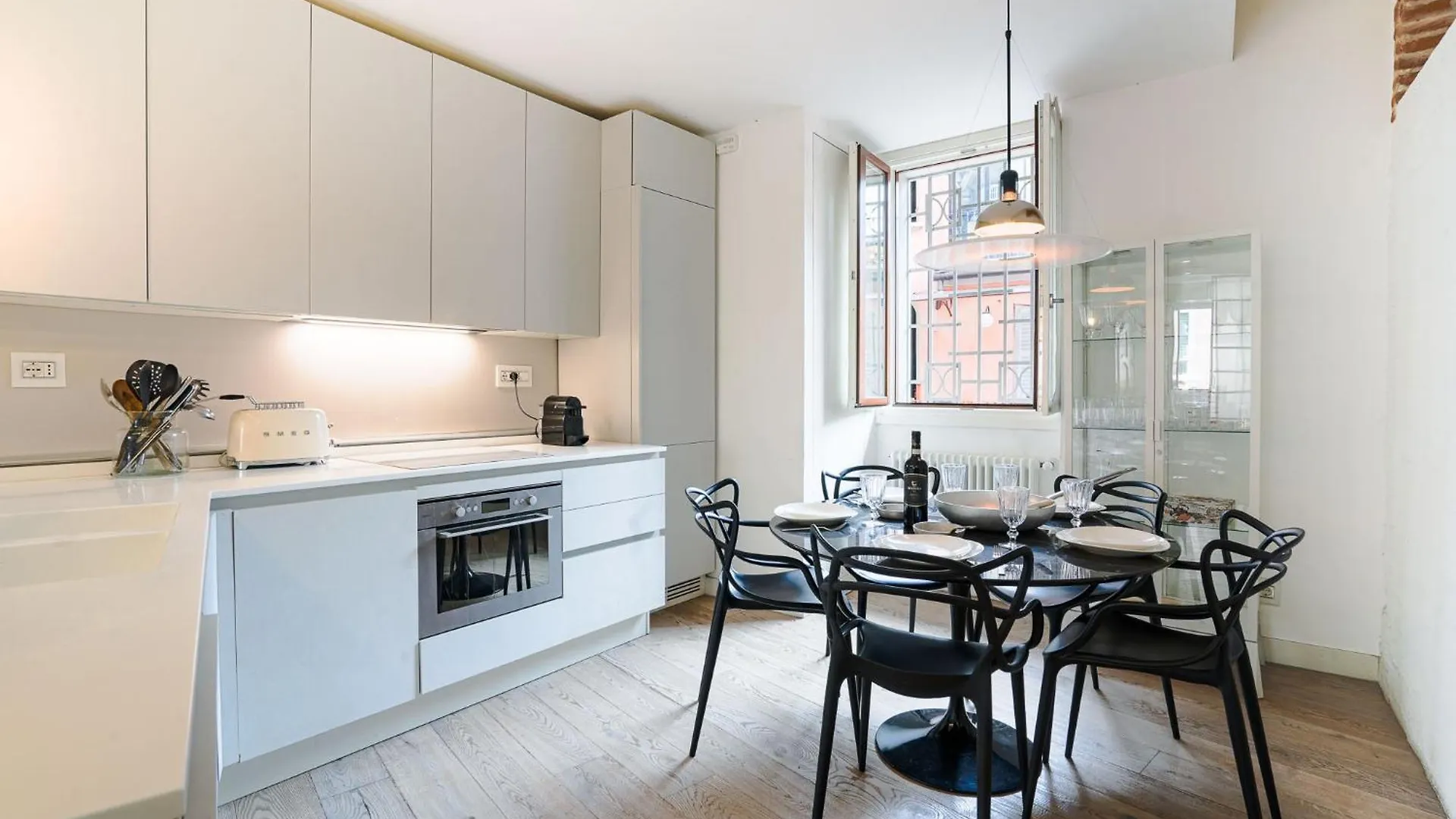 Porta Garibaldi Luxe Apartment Milan